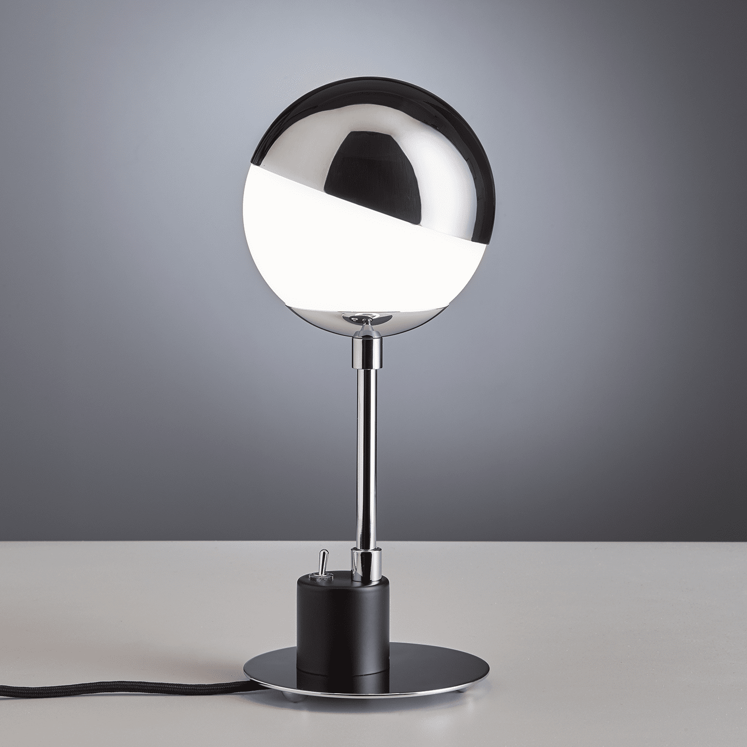 Immagine di Lampada da tavolo Bauhaus con semisfera SF 28